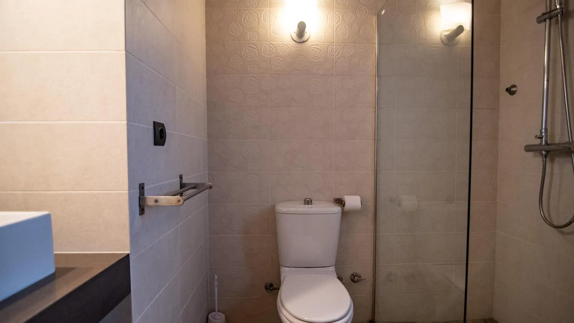 Masia Tinet Guest House Deltebre