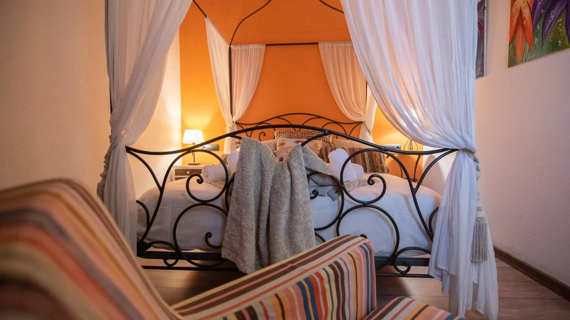 Masia Tinet Guest House Deltebre