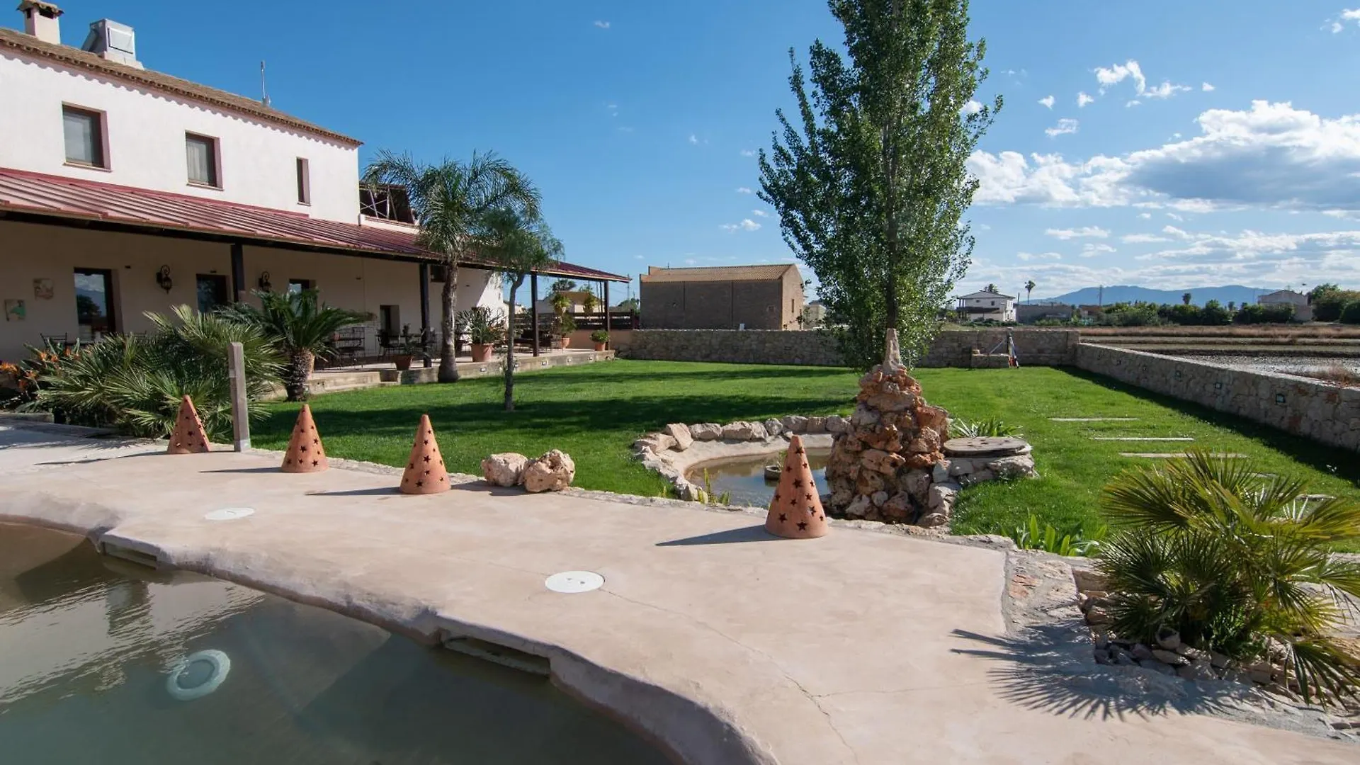 Masia Tinet Guest House Deltebre