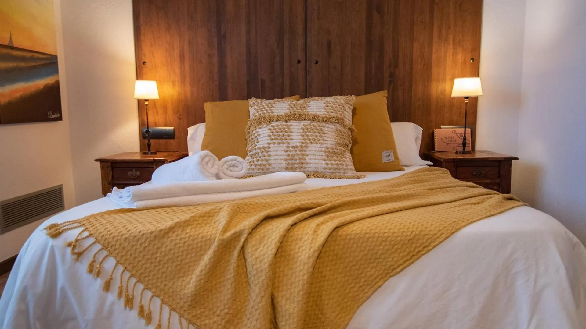 Masia Tinet Guest House Deltebre