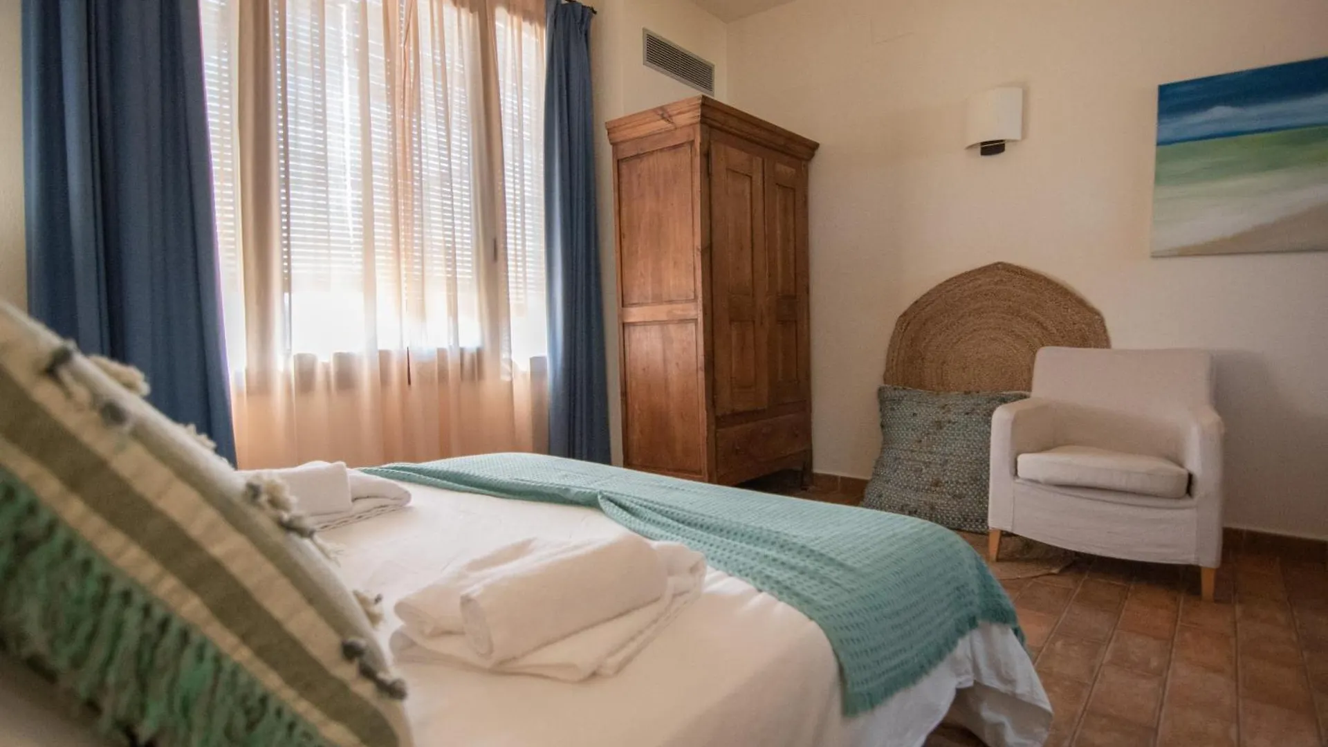 Masia Tinet Guest House Deltebre