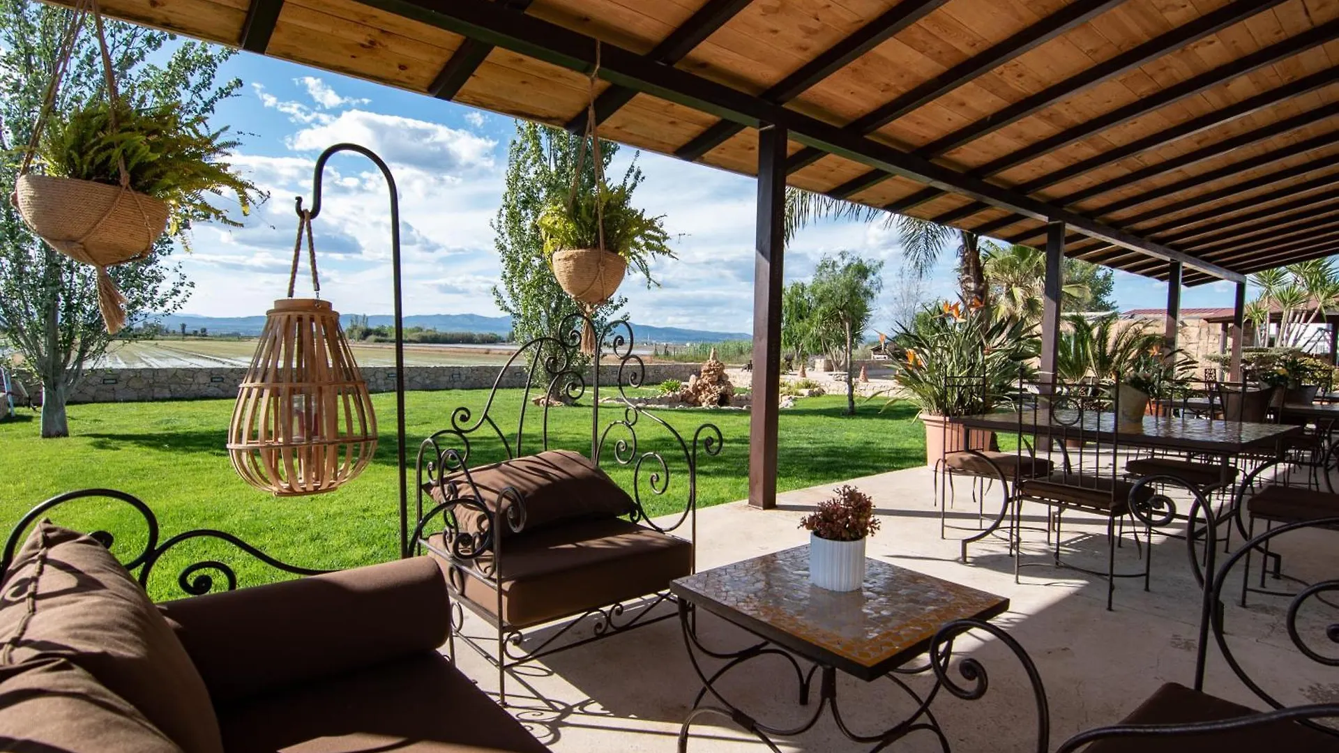 Masia Tinet Guest House Deltebre Spain